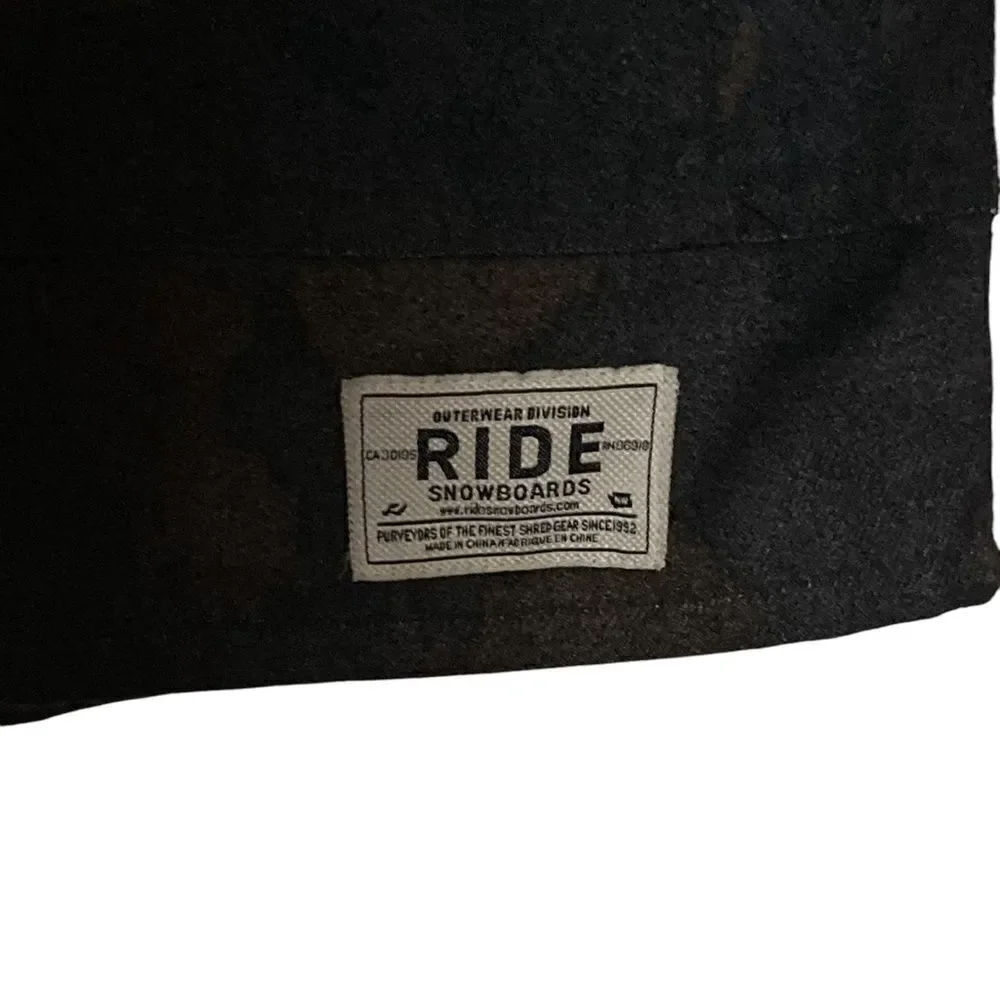 Ride Snowboarding Jacket Woman’s Size S Shred Gear Camo